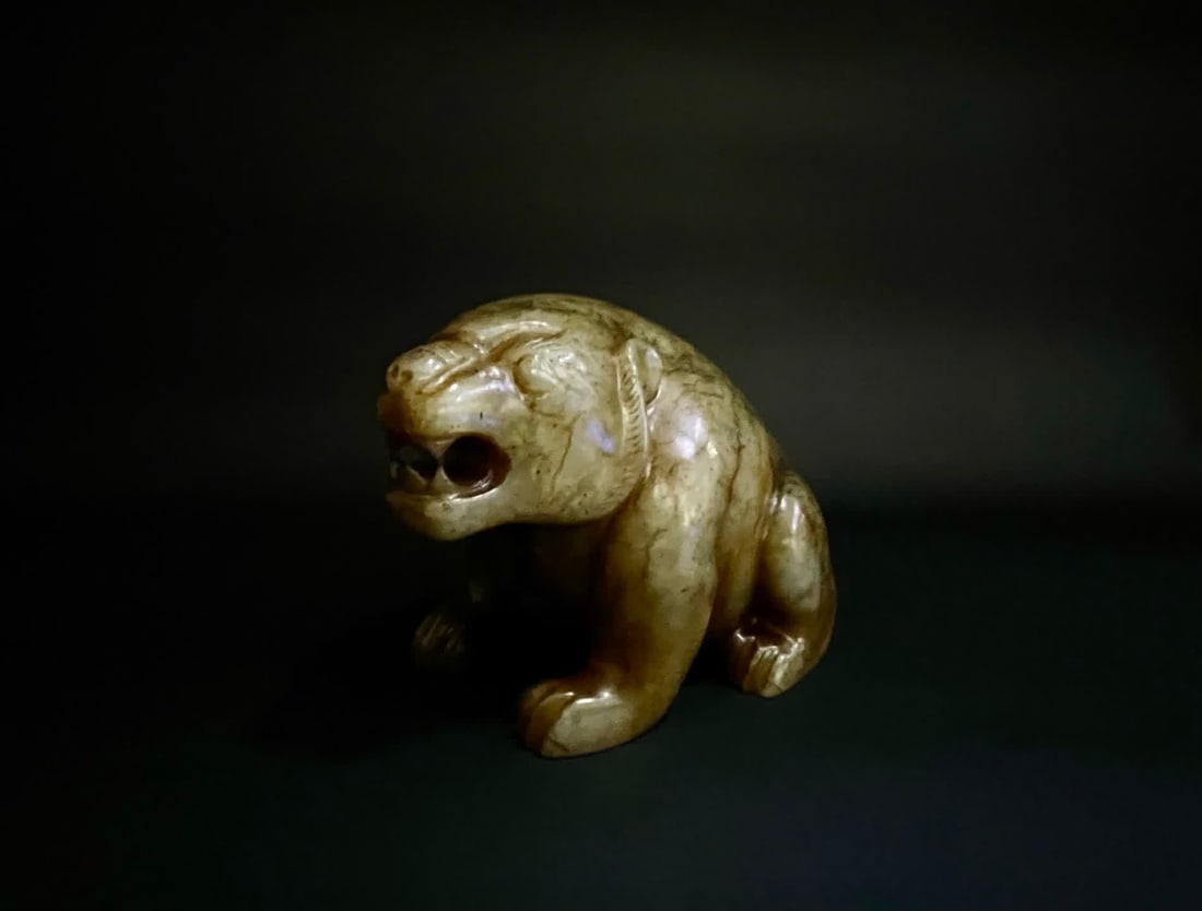 A Han Dynasty Hetian jade bear - 5