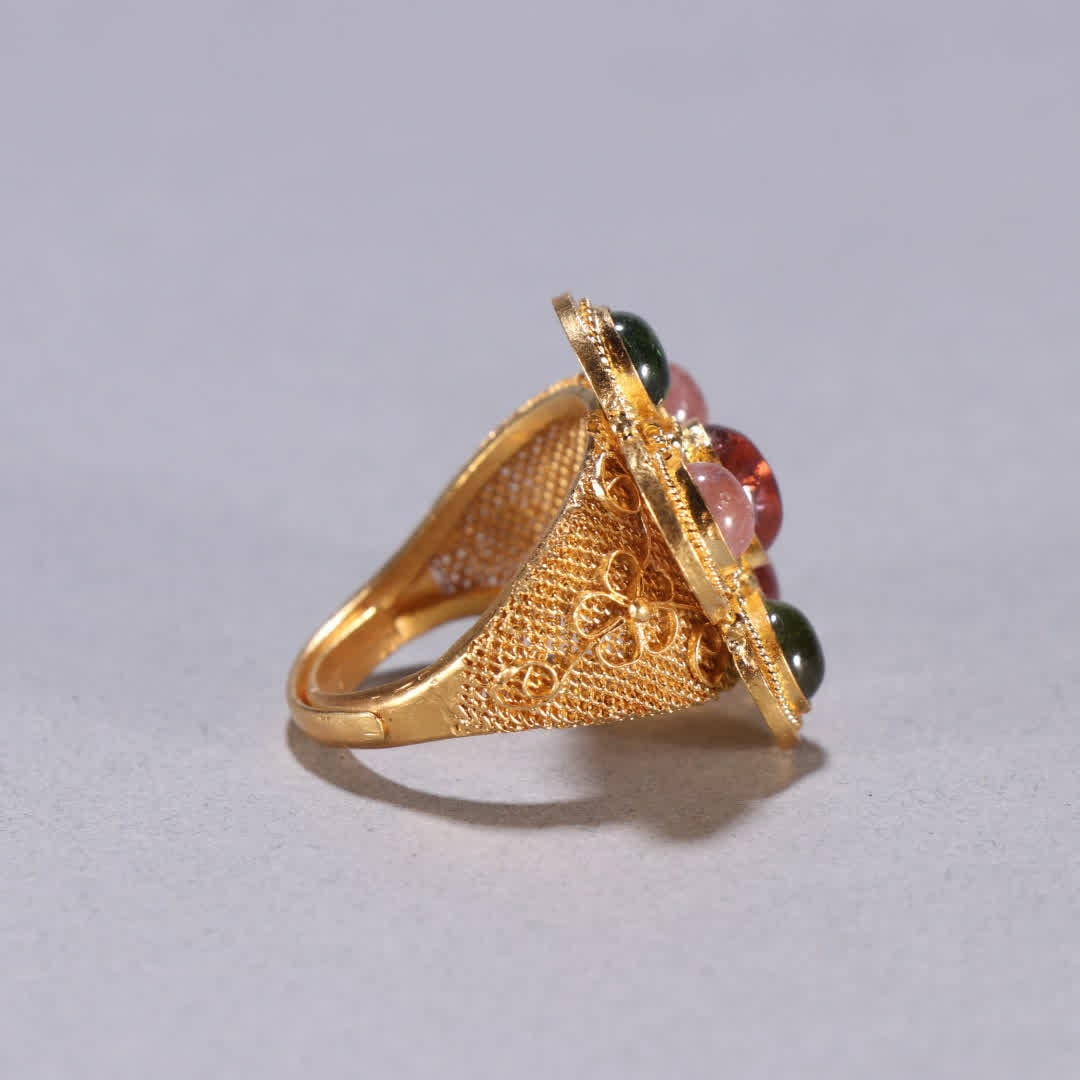 A Qing Dynasty silver-gilt tourmaline pattern ring - 4
