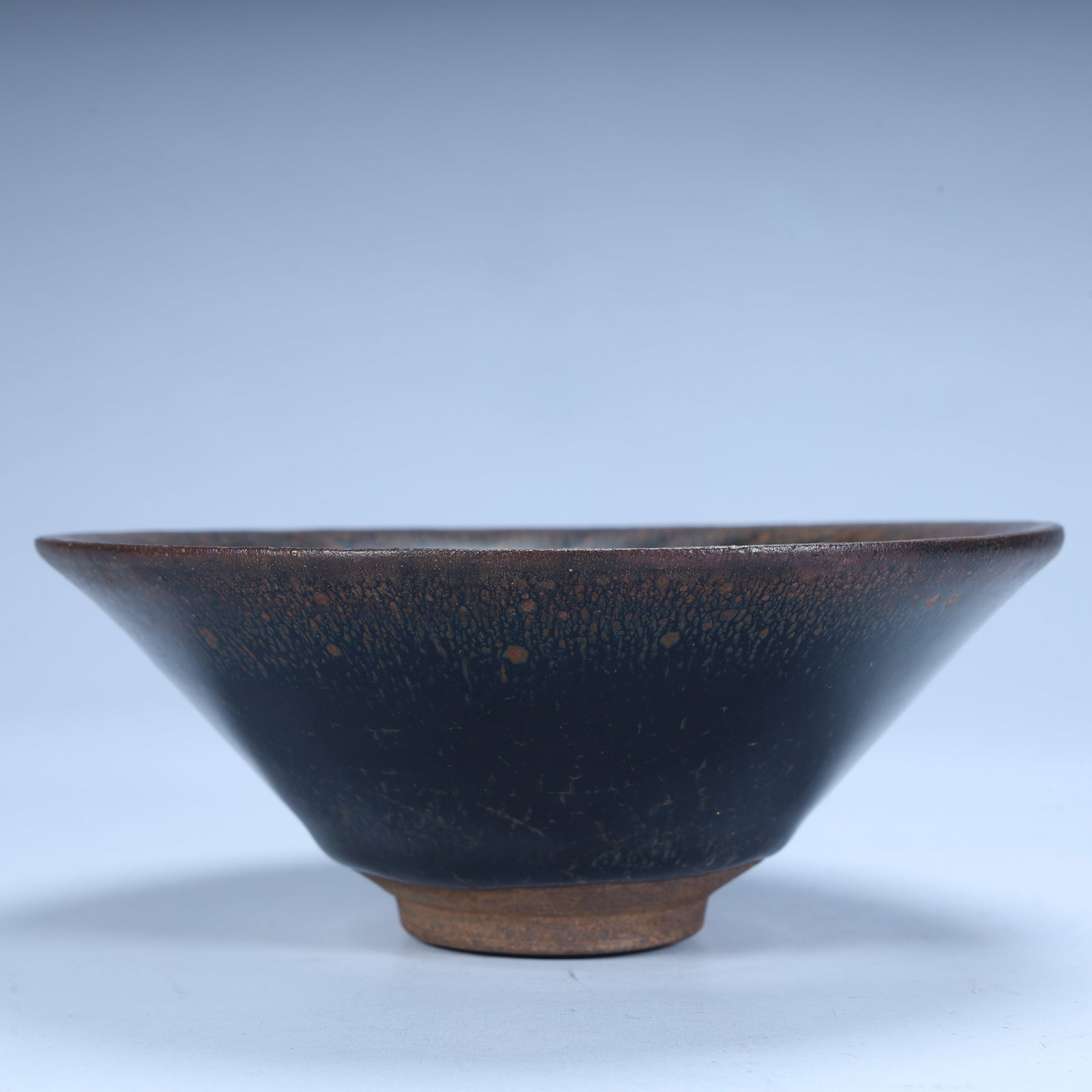 A piece of construction kiln oil drops Tianmu Zhan: Build a kiln oil drop Tianmu lamp SIZE: H:4.3cm L:5.7cm W:5.7cm W:335g (The Dimensions Of All Batches Are Manually Measured.If You Need More Detailed Information, Please Contact Our Customer Service B