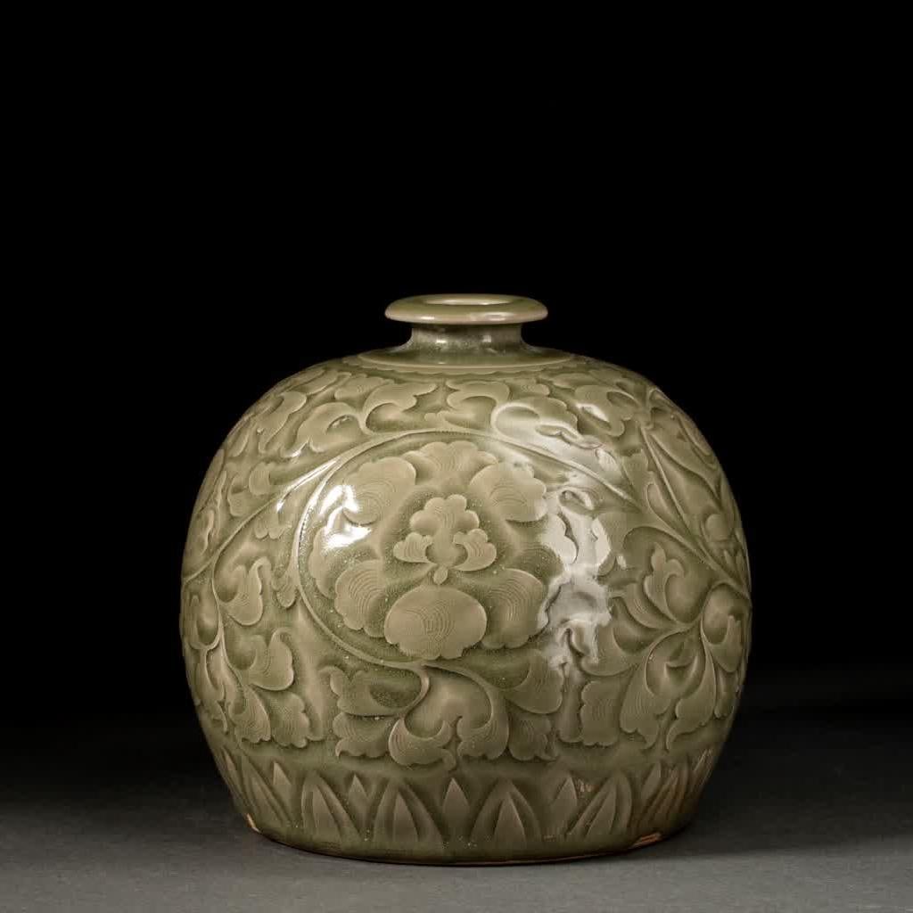 A piece of Song Dynasty Yaozhou kiln boy play peony flower dudu jar: Song Dynasty Yaozhou kiln boy play peony flower dudu can SIZE: H:20cm (The Dimensions Of All Batches Are Manually Measured.If You Need More Detailed Information, Please Contact Our Customer Service Be