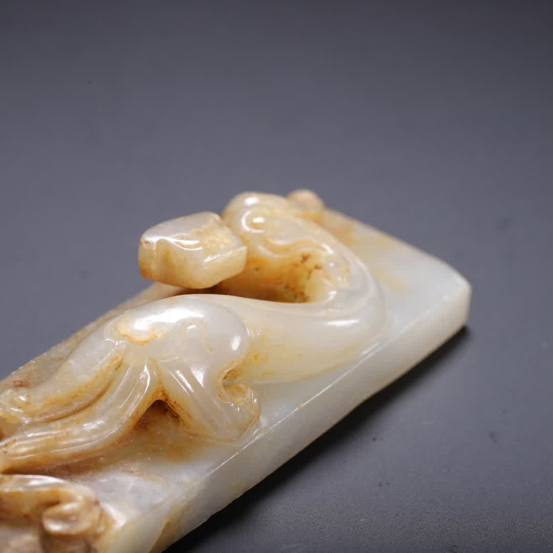 A piece of ancient jade wall - 6