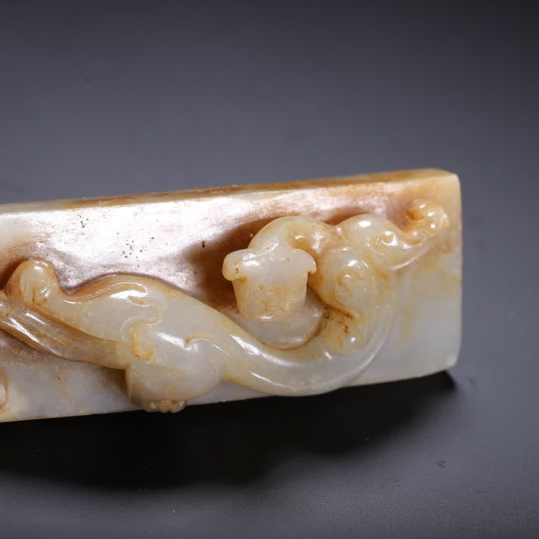 A piece of ancient jade wall - 8