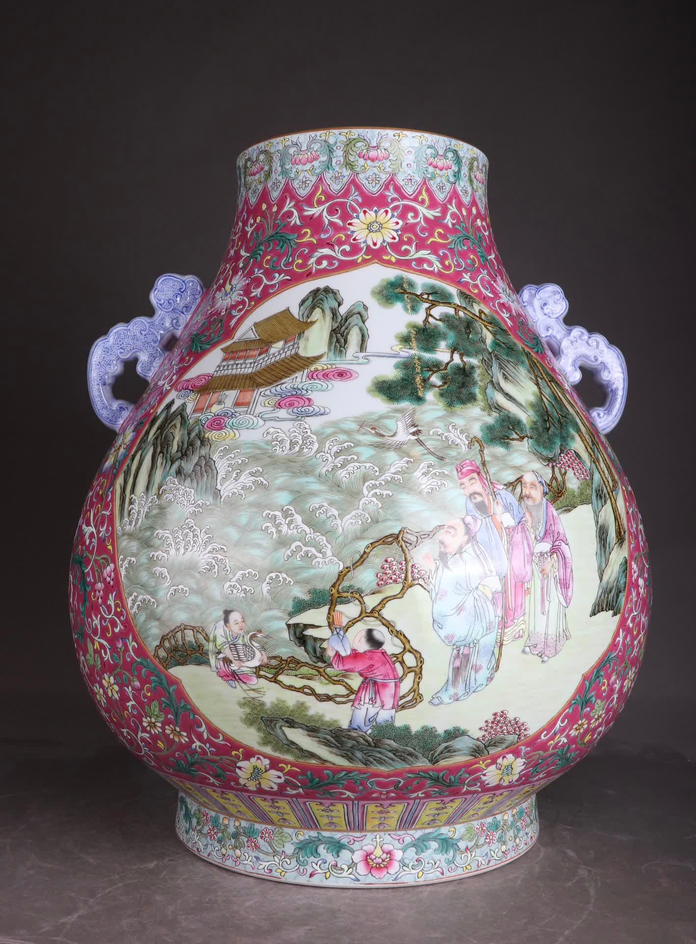A piece of Qinglong pastel entwined flower window seawater Eight Immortals Amphora: Qing Qianlong pastel entwined flower window sea water eight immortals amphora SIZE: H: 45.3cm Belly diameter 37cm (The Dimensions Of All Batches Are Manually Measured.If You Need More Detailed