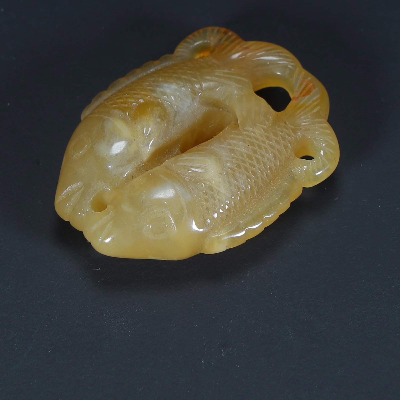 A Qing Dynasty agate double carp pattern pendant - 5