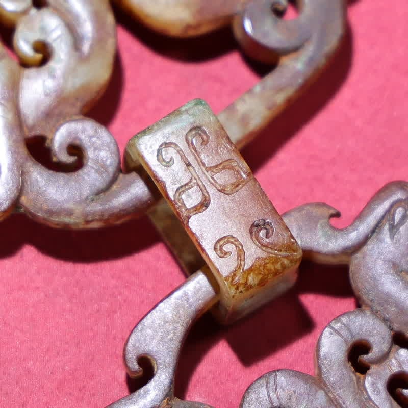A Han Dynasty jade pendant - 3