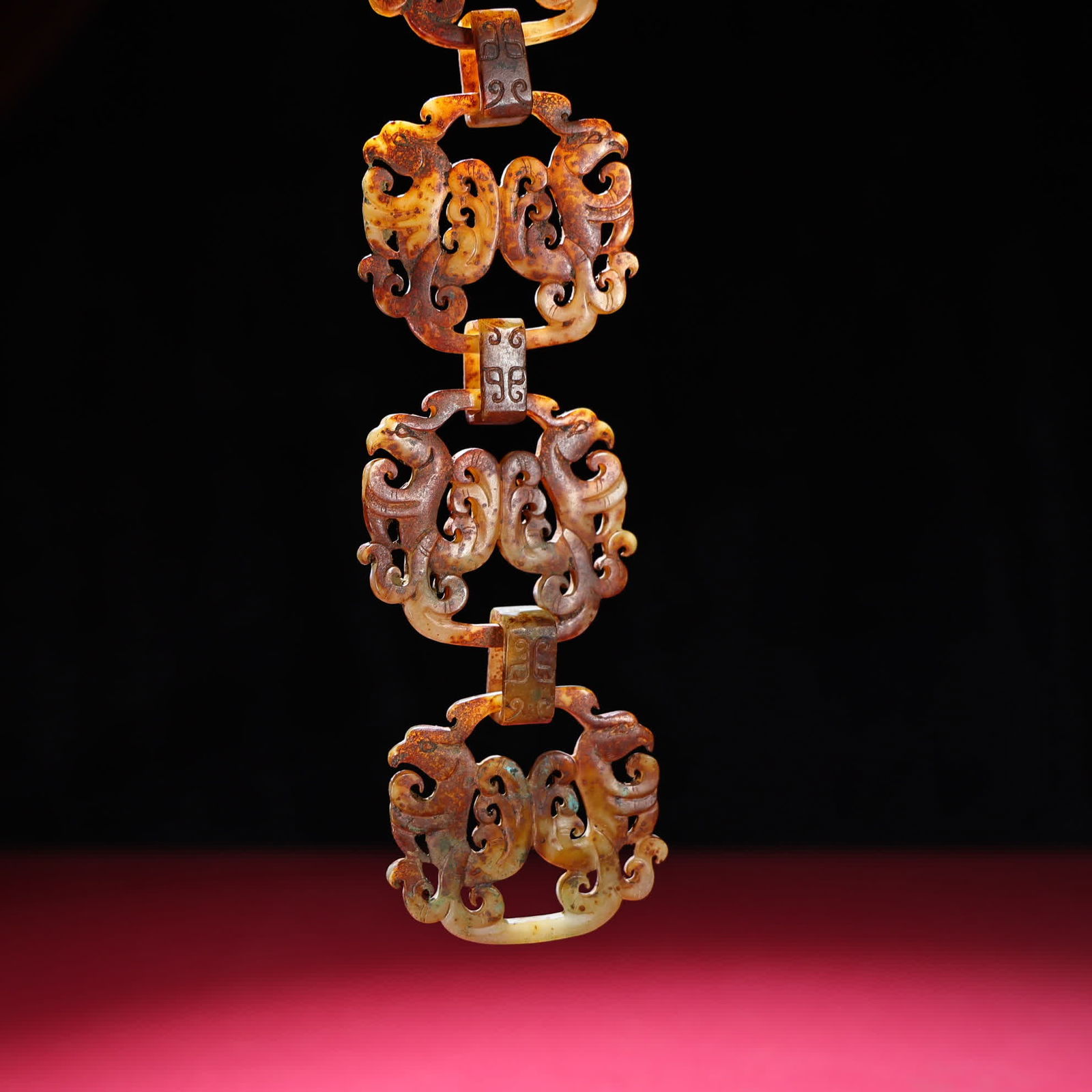 A Han Dynasty jade pendant - 7