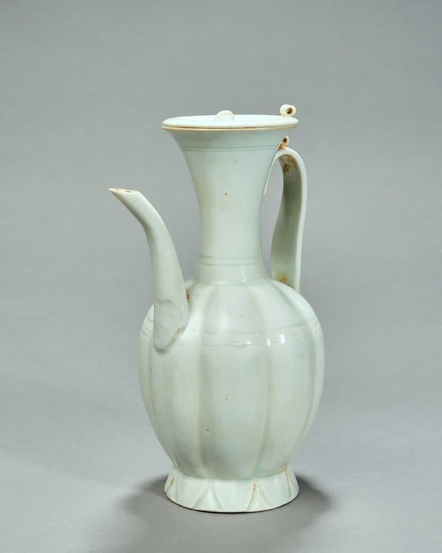 A Song Dynasty Hutian kiln wine pot: Song Dynasty Hutian kiln wine pot SIZE: H:19cm (The Dimensions Of All Batches Are Manually Measured.If You Need More Detailed Information, Please Contact Our Customer Service Before Bidding.)