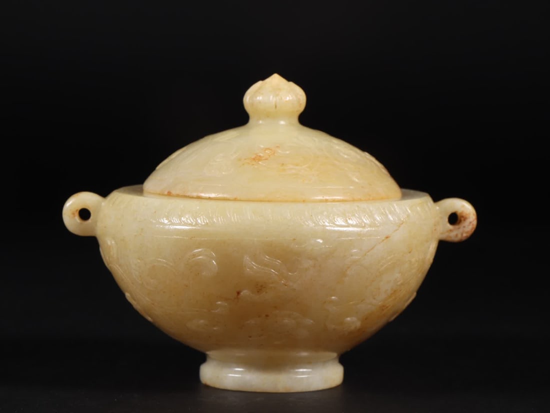 A piece of ancient Hetian jade dragon and phoenix pattern lid furnace: Gao Gu Hetian jade dragon and phoenix pattern cover furnace SIZE: L:11cm W:8.9cm H:8.5cm W:223g (The Dimensions Of All Batches Are Manually Measured.If You Need More Detailed Information, Please Conta