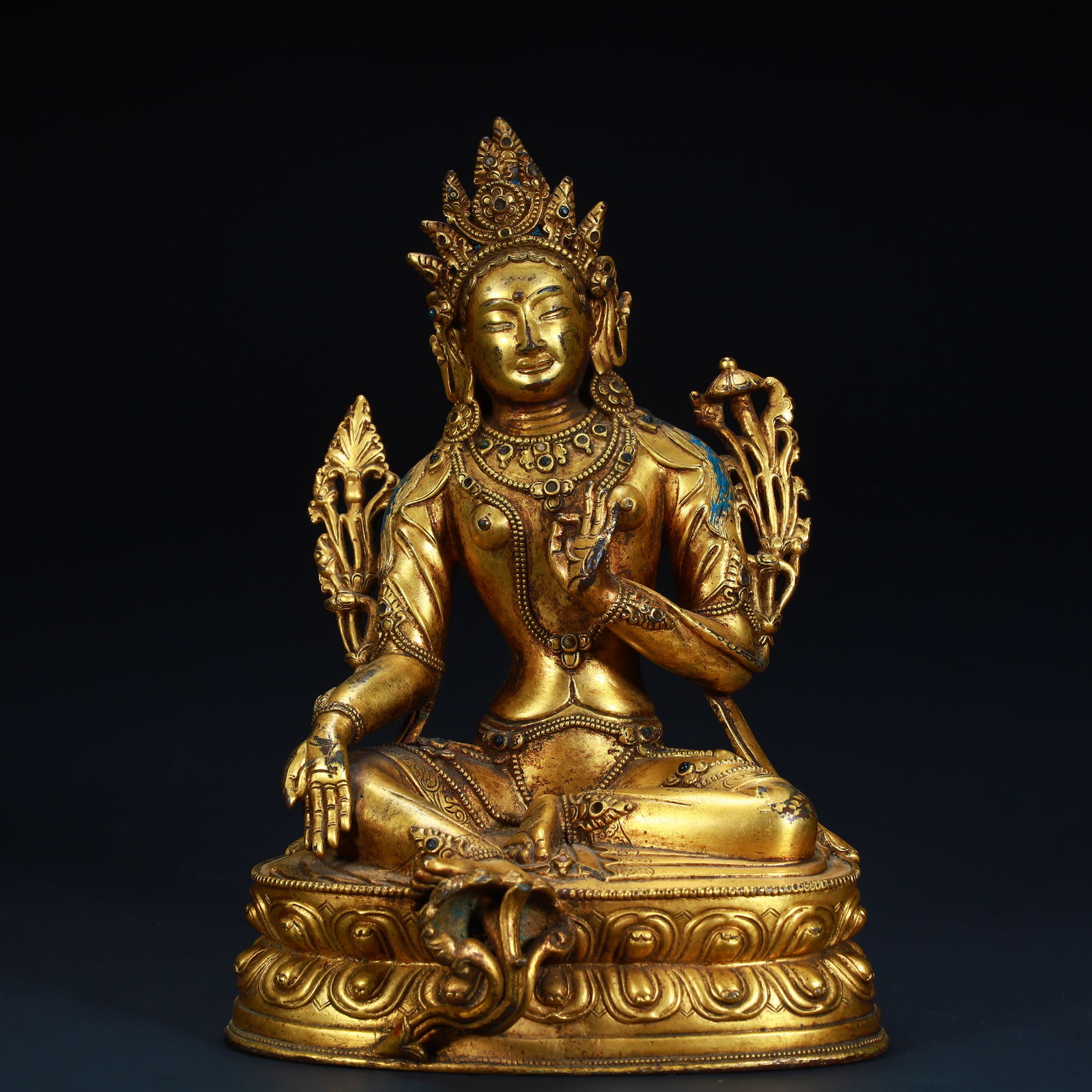 A 15th-century bronze gilt statue of Manjushri Bodhisattva: 15th-century bronze gilt statue of Manjushri Bodhisattva SIZE: H:19cm L:13cm W:11.5cm W:1.7kg (The Dimensions Of All Batches Are Manually Measured.If You Need More Detailed Information, Please Contact