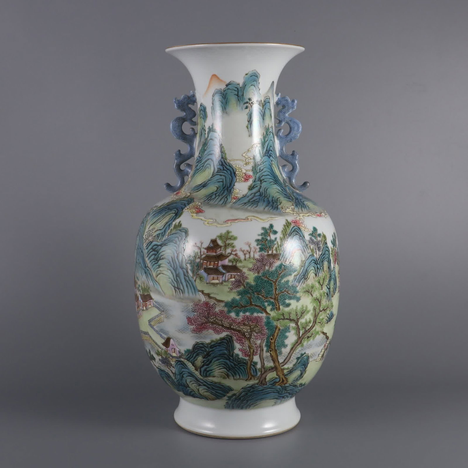 A pastel landscape amphora made in the Qianlong period of the Qing Dynasty: Qing Qianlong year pastel landscape people's amphora SIZE: H: 39.2cm Belly diameter 20cm mouthD: 14cm (The Dimensions Of All Batches Are Manually Measured.If You Need More Detailed Information,