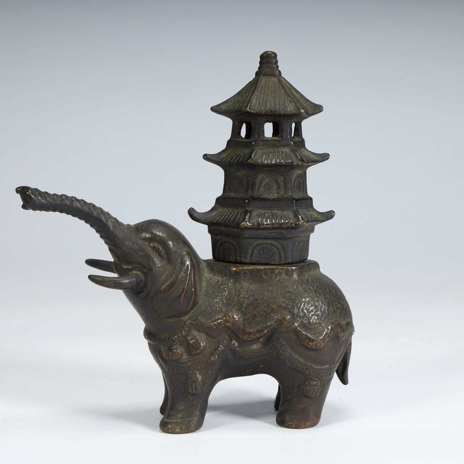 A Qing Dynasty copper elephant carrying tower aromatherapy ornament: Qing Dynasty copper elephant pagoda aromatherapy ornament SIZE: H:13cm L:13cm W:4.5cm W:486g (The Dimensions Of All Batches Are Manually Measured.If You Need More Detailed Information, Please Contact