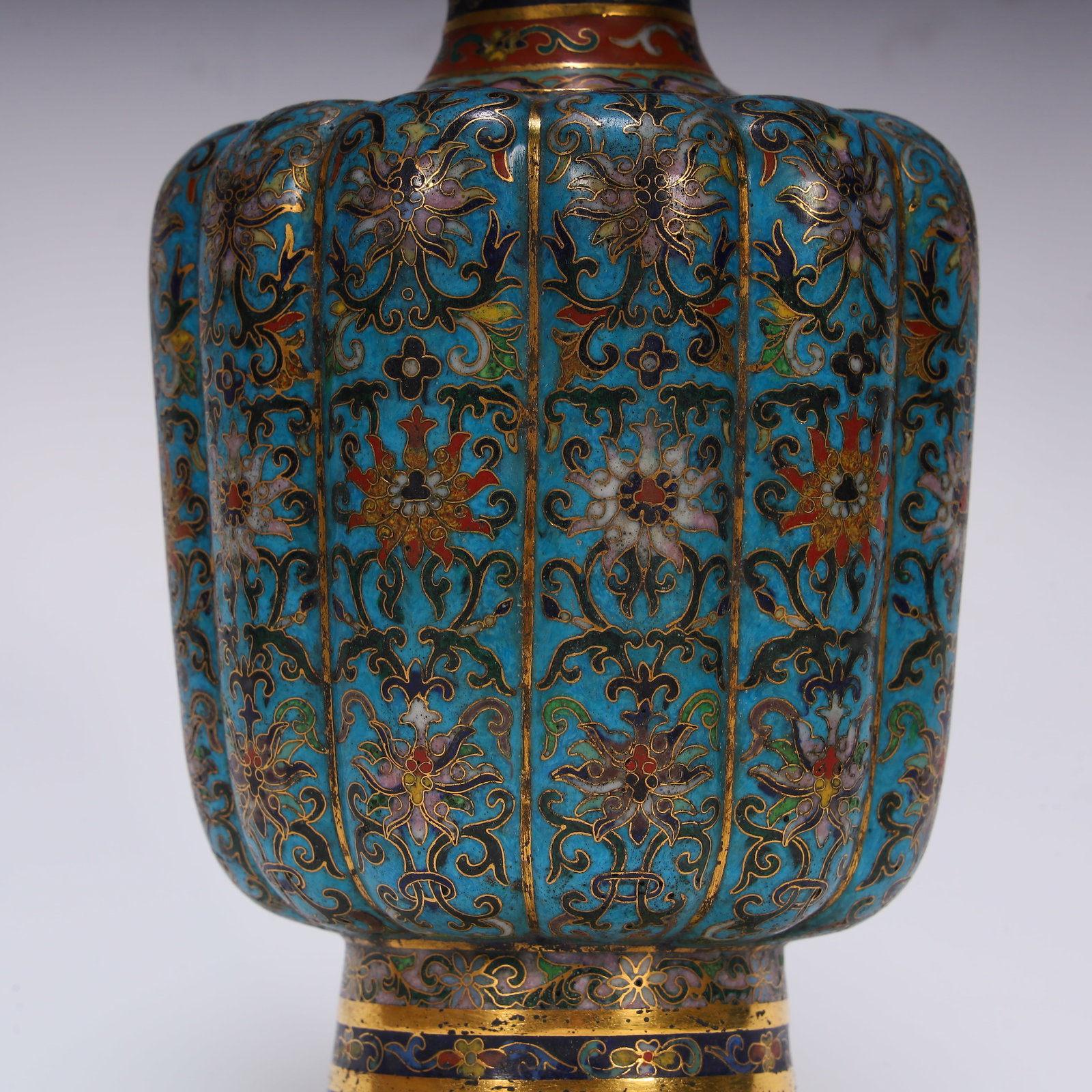 A cloisonné flower arrangement - 3