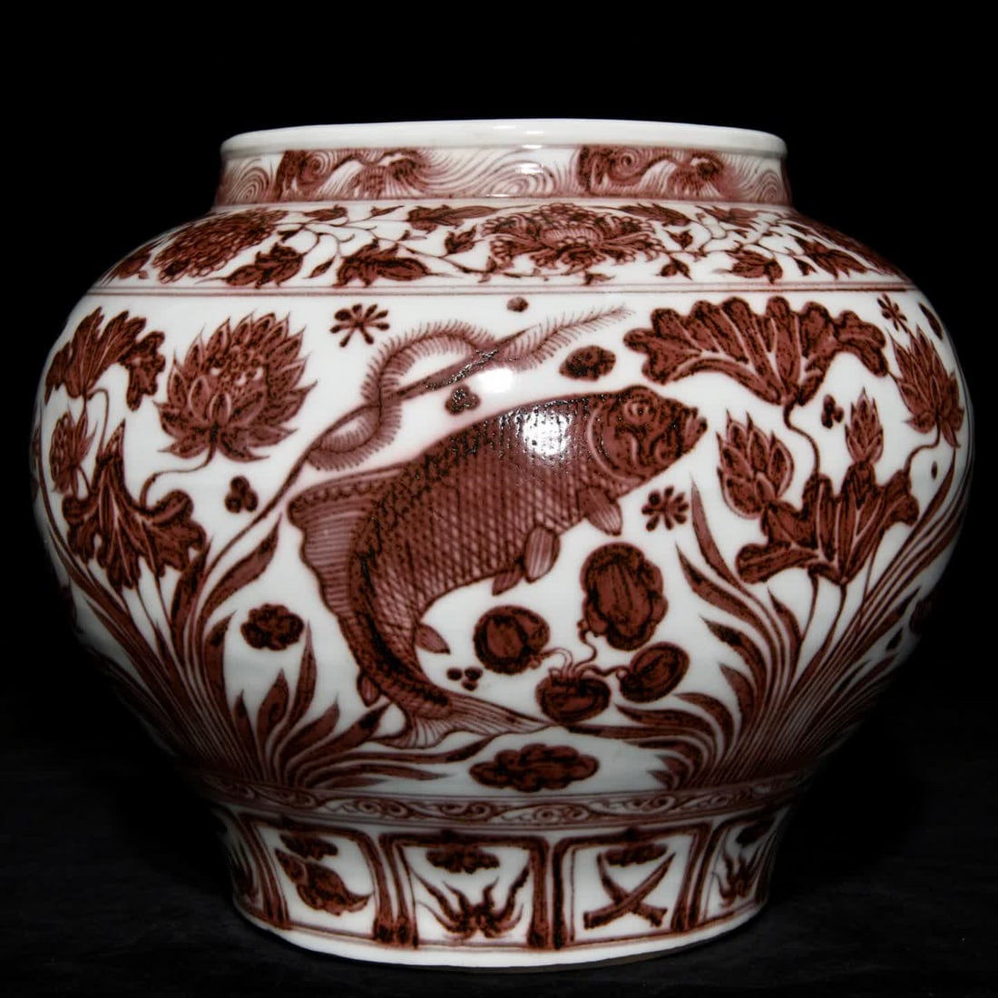 A red fish algae pattern jar in Yuan glaze: Red fish algae pattern jar in Yuan glaze SIZE: H:27.3cm D:33cm (The Dimensions Of All Batches Are Manually Measured.If You Need More Detailed Information, Please Contact Our Customer Service Before Bi
