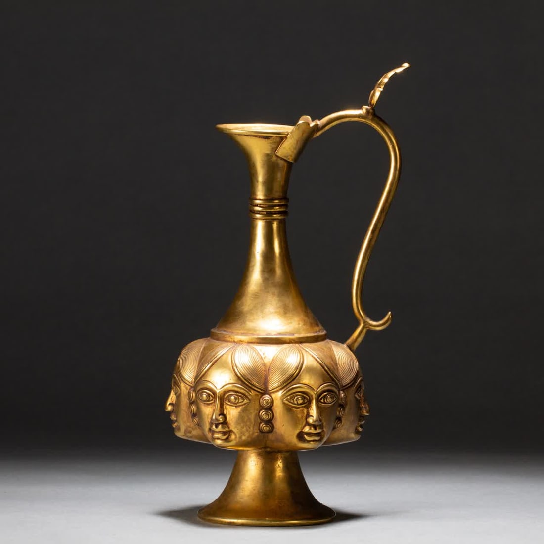 A copper-gilt human face pot from the Qing Dynasty: There was a problem with the handling of the Qing Dynasty SIZE: L:11cm W:9.5cm H:24cm (The Dimensions Of All Batches Are Manually Measured.If You Need More Detailed Information, Please Contact Our