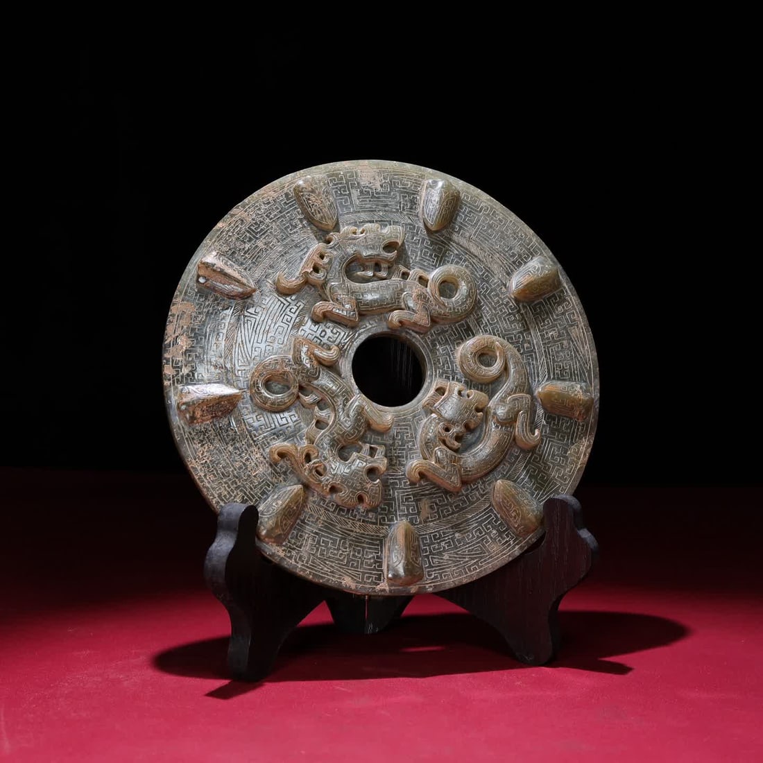 A Han Dynasty cicada-patterned dragon jade - 2