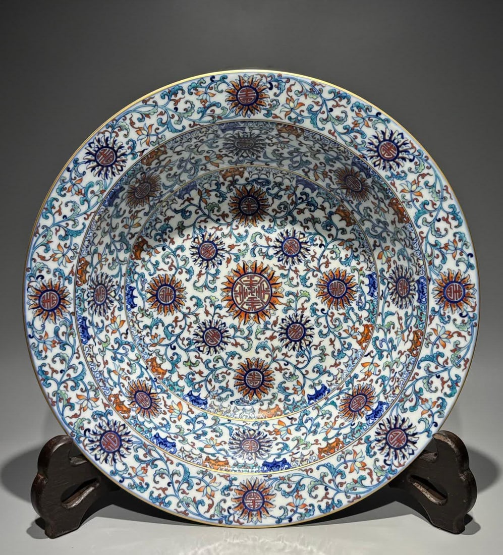 A piece of Qing Qianlong model Doucai Fushou Lianlian supply plate: Qing Qianlong model Doucai Fushou Lianlian supply SIZE: H:9.6cm D:41cm (The Dimensions Of All Batches Are Manually Measured.If You Need More Detailed Information, Please Contact Our Customer