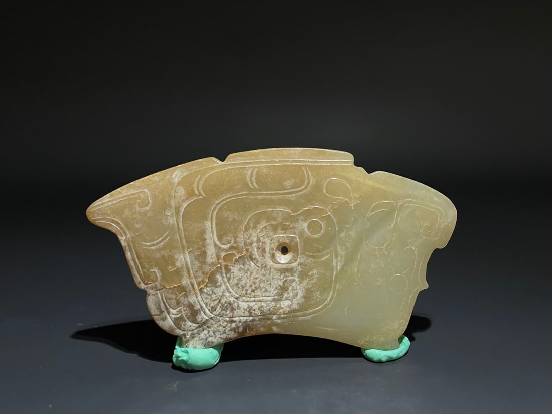 An ancient jade ornament - 2