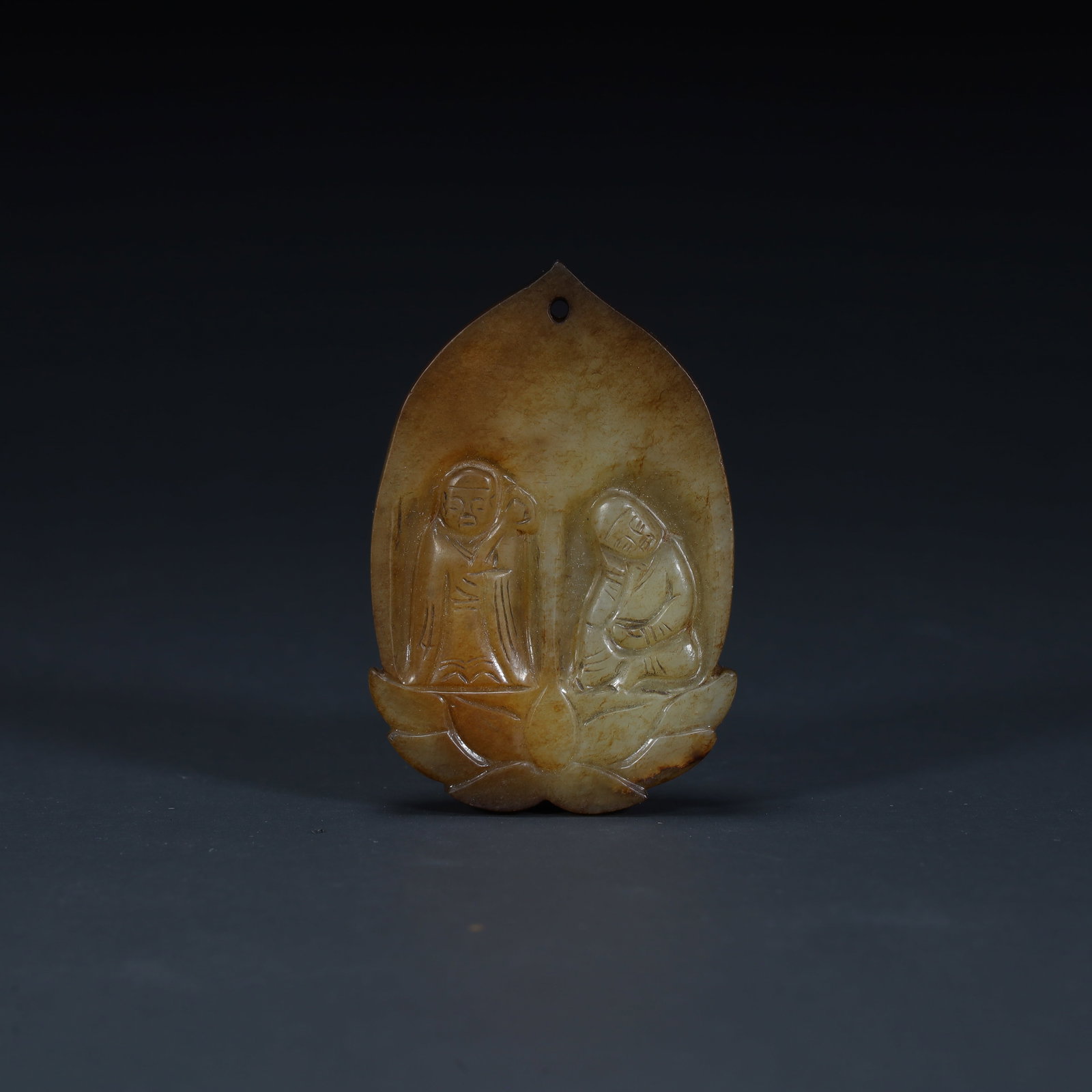 A Hetian jade character pattern ornament from the Ming and Qing dynasties: Hetian jade character ornaments in the Ming and Qing dynasties SIZE: H:5.5cm L:4cm W:1cm W:41g (The Dimensions Of All Batches Are Manually Measured.If You Need More Detailed Information, Please Contac