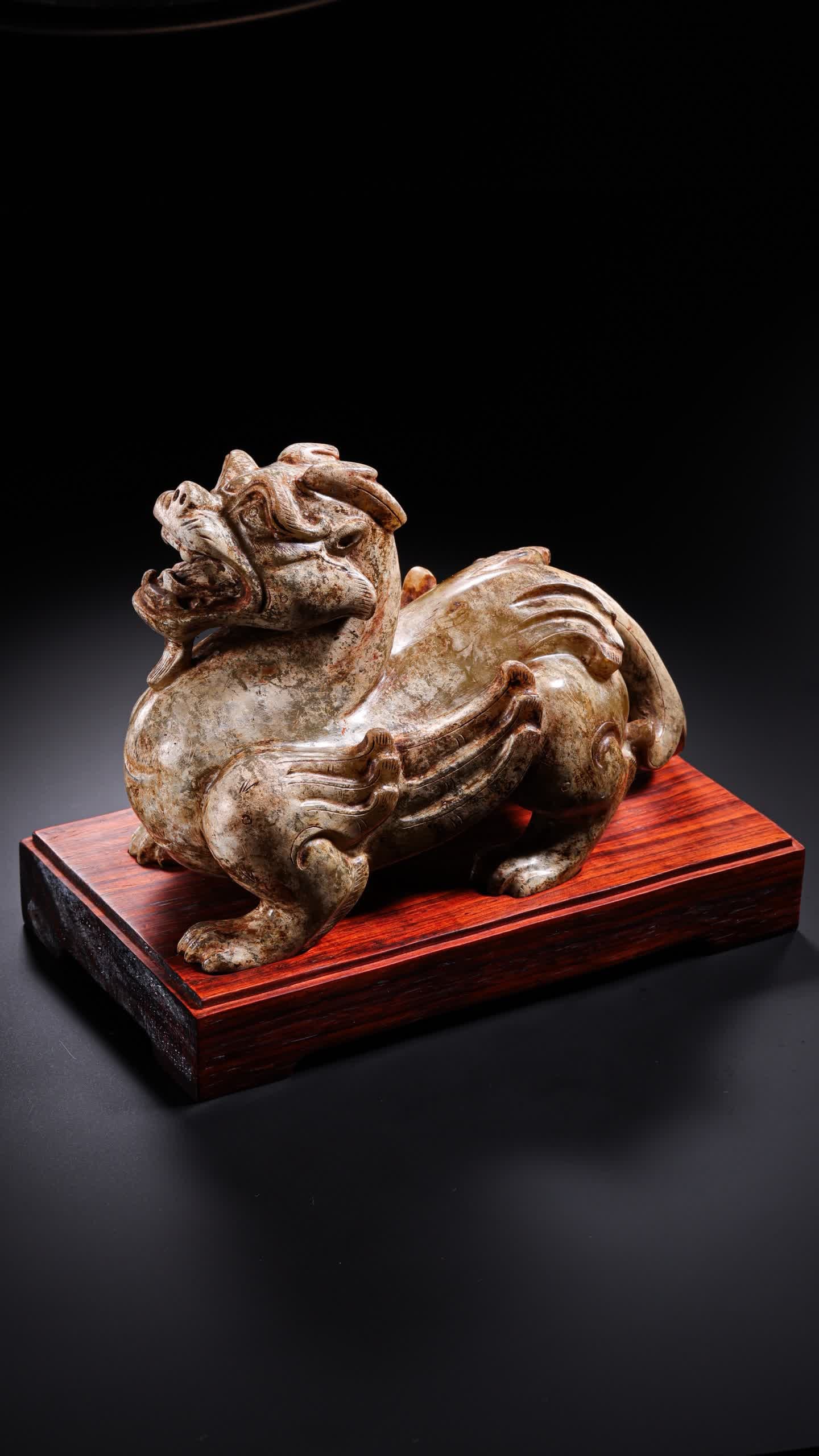A Han Dynasty jade beast - 2
