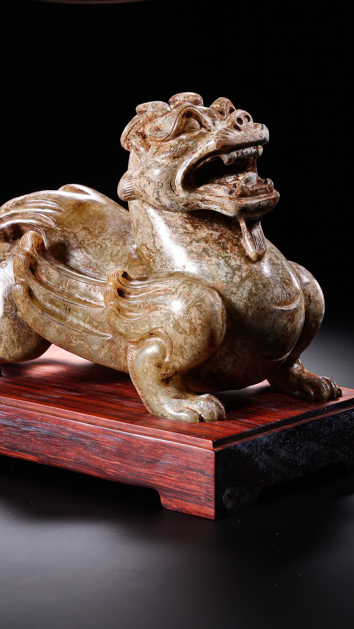 A Han Dynasty jade beast - 7
