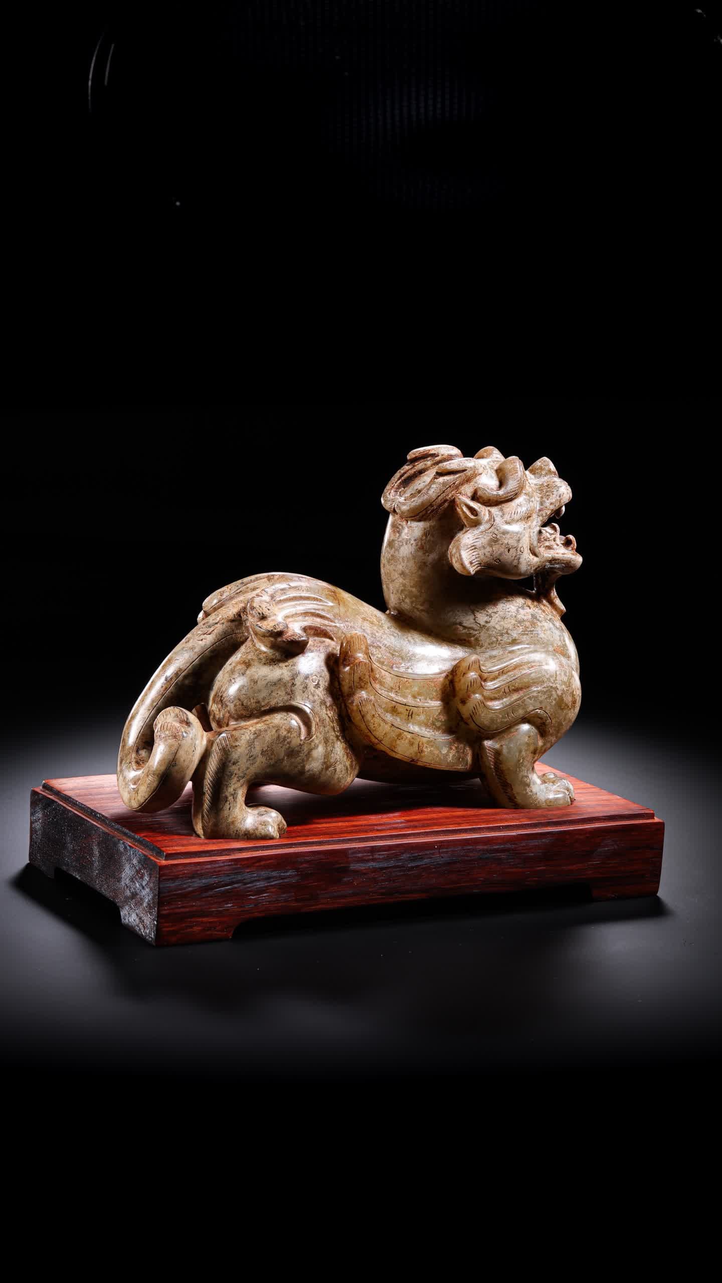 A Han Dynasty jade beast - 8