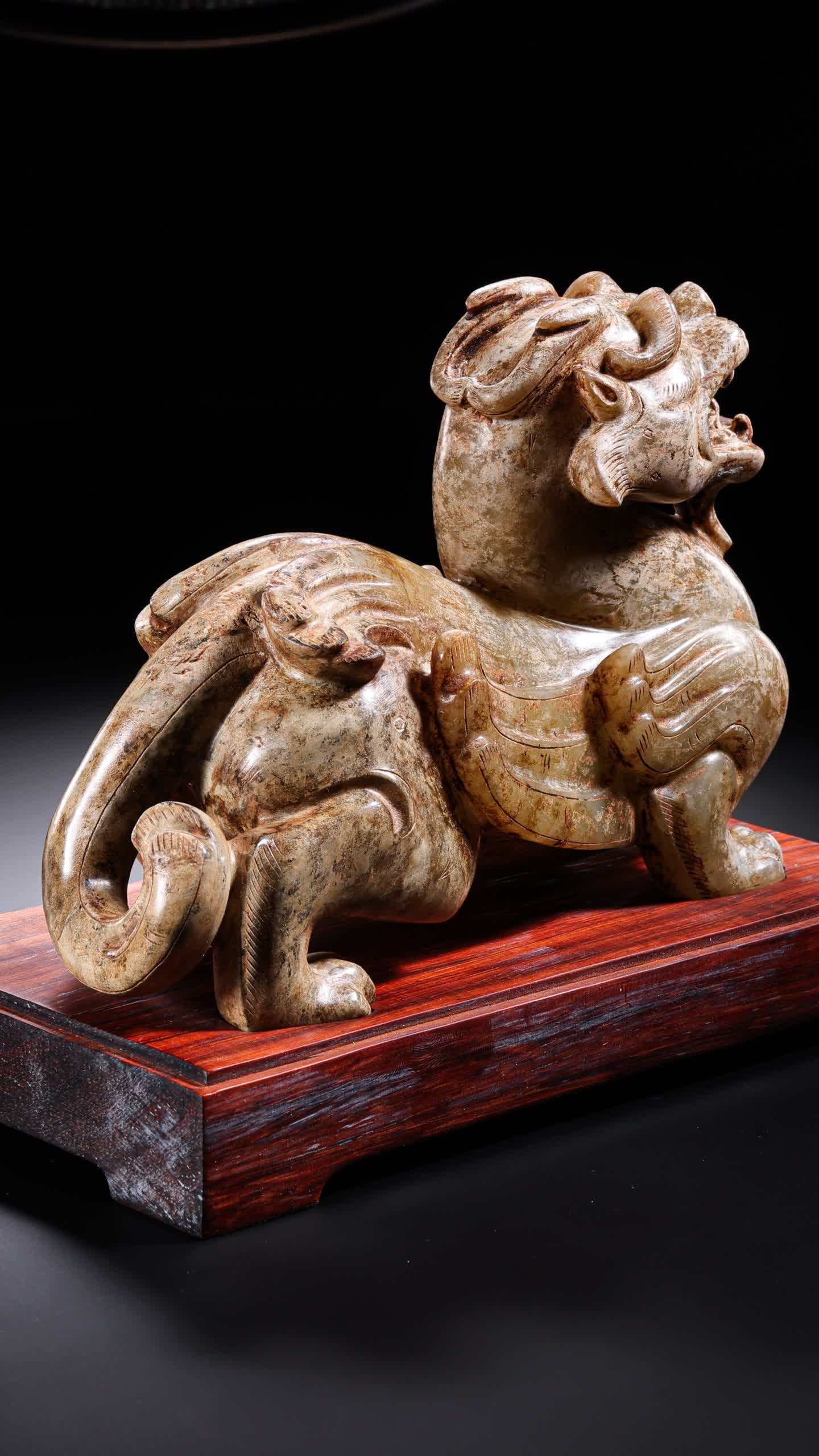 A Han Dynasty jade beast - 9