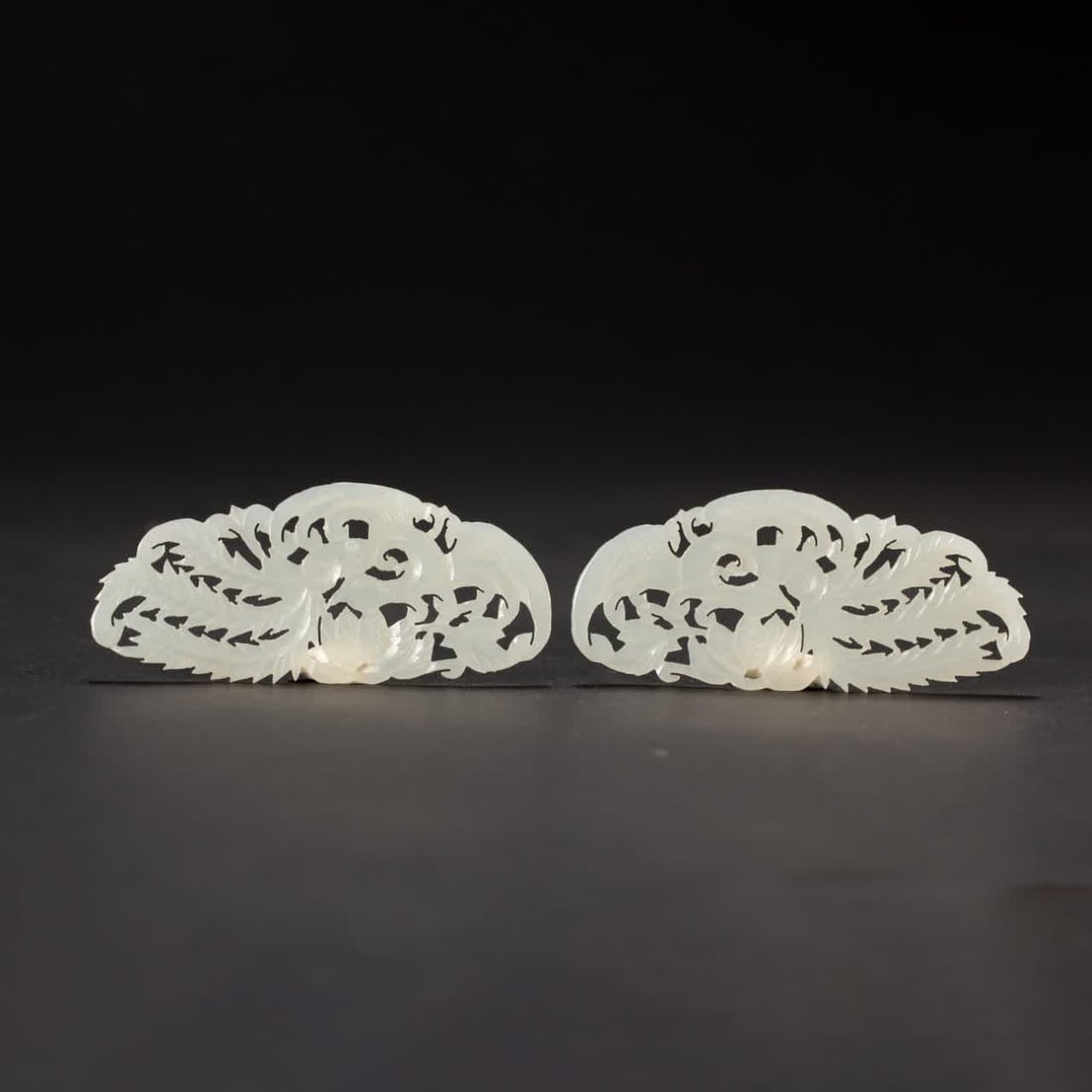 A pair of Hetian jade double phoenixes of the Qing Dynasty: Hetian jade double phoenix in the Qing Dynasty SIZE: L:7.5cm W:3cm (The Dimensions Of All Batches Are Manually Measured.If You Need More Detailed Information, Please Contact Our Customer Service Befor