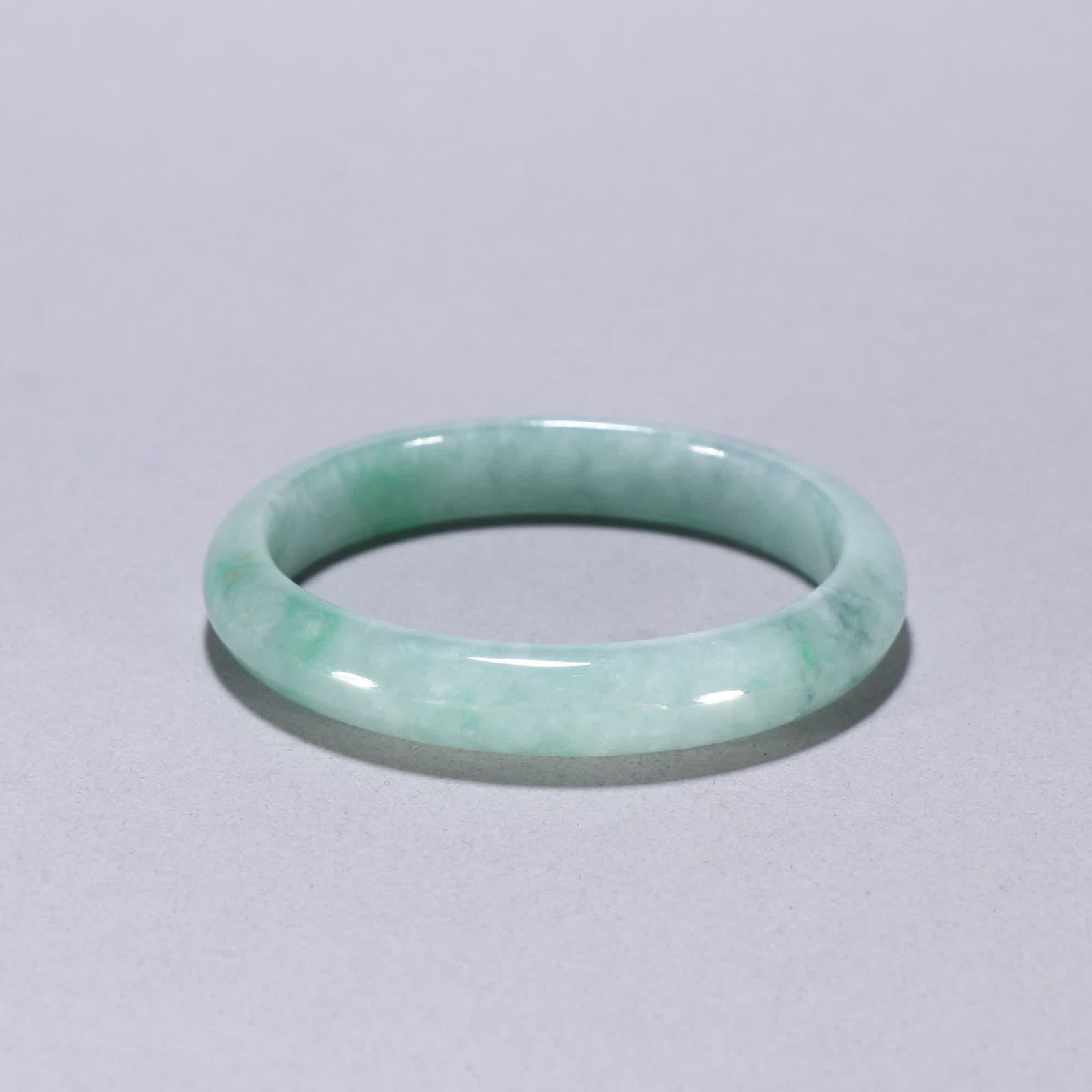 A Qing Dynasty jade bracelet: Qing Dynasty jade bracelet SIZE: Inner diameter 4.9cm W:1.1cm W:39.3g (The Dimensions Of All Batches Are Manually Measured.If You Need More Detailed Information, Please Contact Our Customer