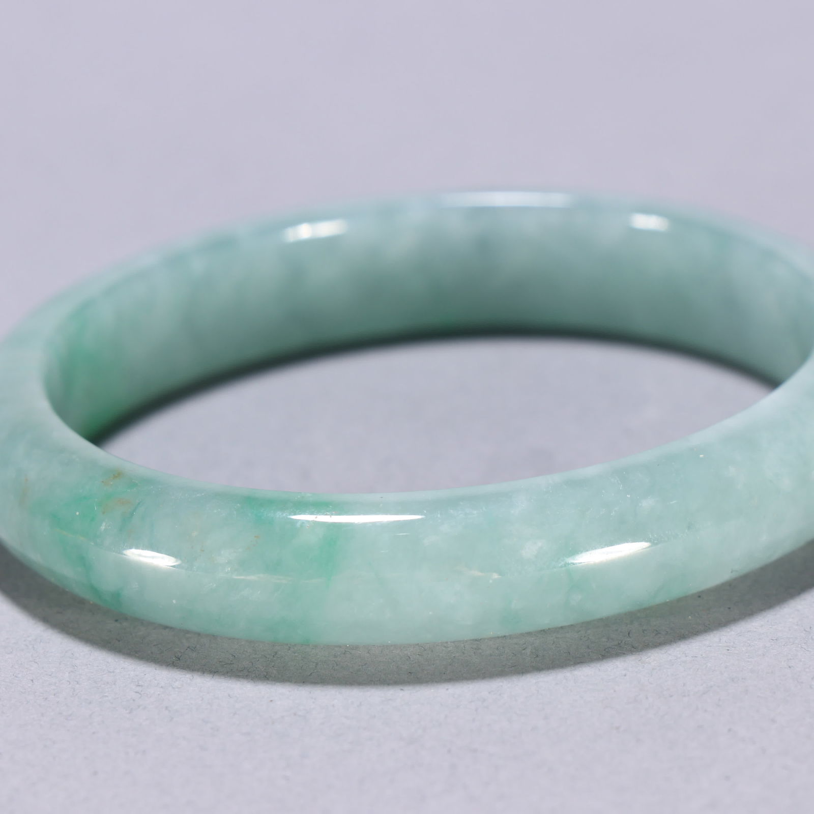A Qing Dynasty jade bracelet - 9
