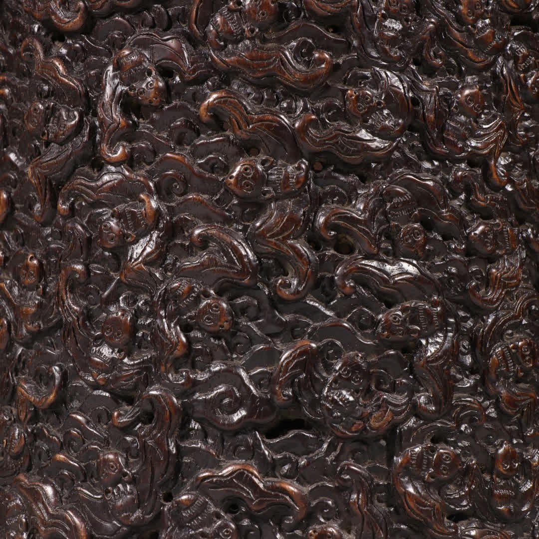 A rosewood bat pattern pen holder - 4