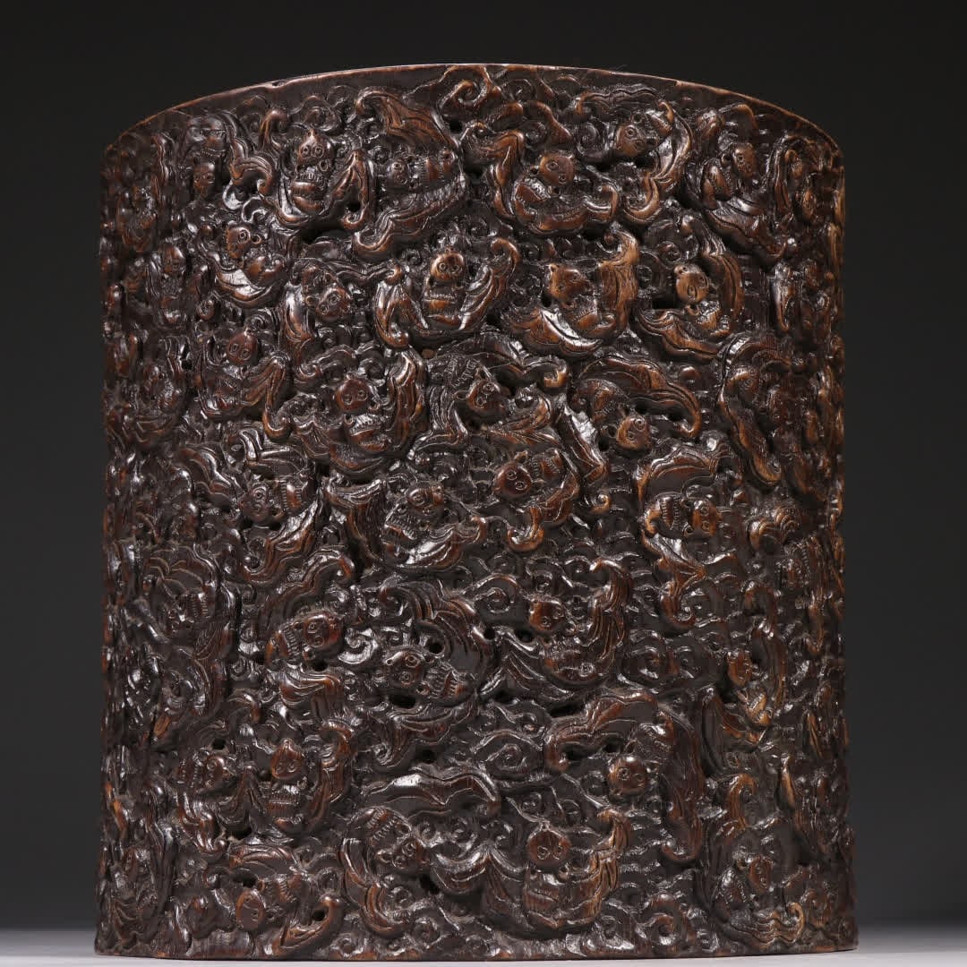 A rosewood bat pattern pen holder - 5