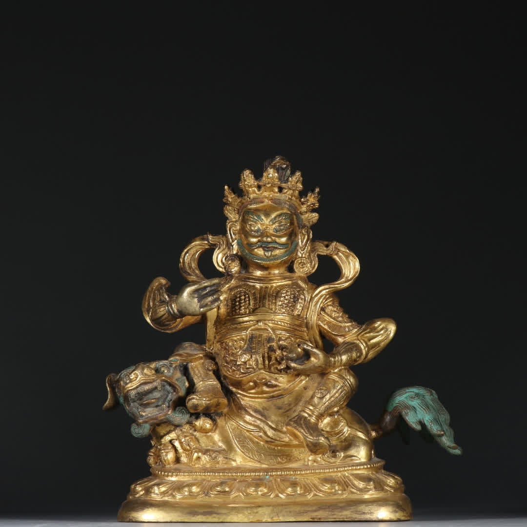 A statue of the King of Qing Dynasty copper gilt treasures: Qing Dynasty bronze gilt treasure king statue SIZE: H:16cm W:14.9cm W:1750.4g (The Dimensions Of All Batches Are Manually Measured.If You Need More Detailed Information, Please Contact Our Customer Se