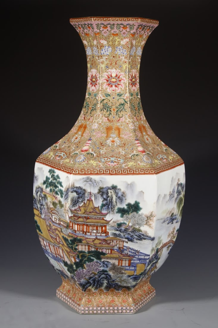 A six-square bottle of Qing Qianlong Yun Gu Yuexuan Jindi Landscape: Qing Qianlong Yun Gu Yuexuan Jindi landscape hexagonal vase SIZE: H: 65cm mouthD: 17cm Bottom diameter 21cm (The Dimensions Of All Batches Are Manually Measured.If You Need More Detailed Information,