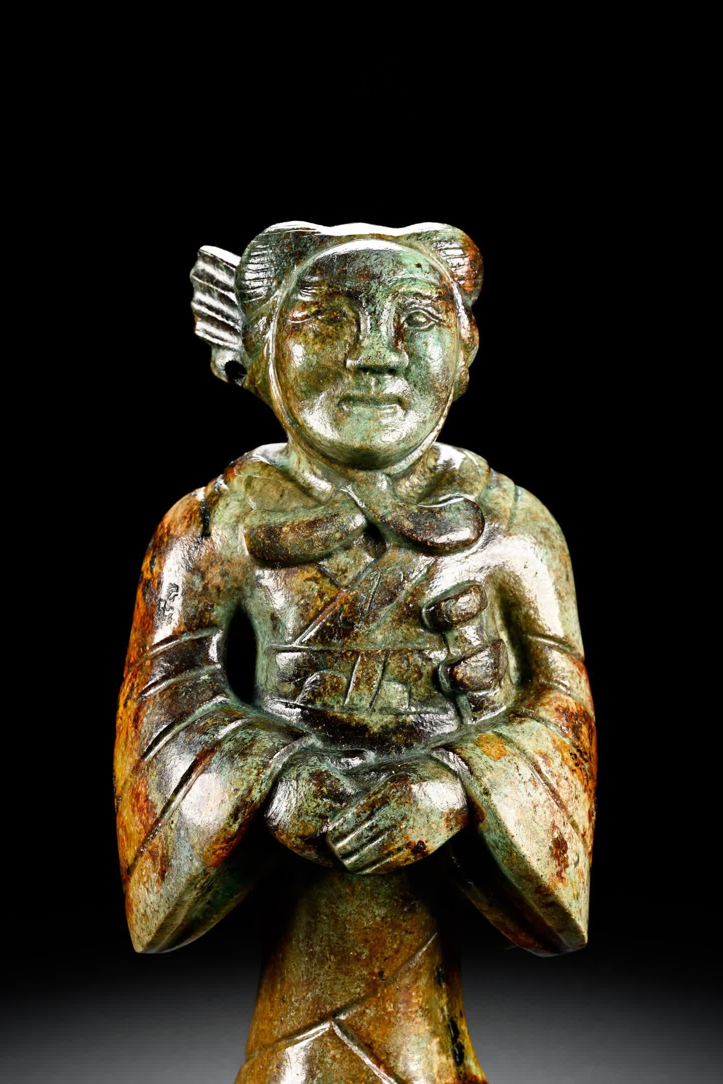 A Han Dynasty jade man - 3
