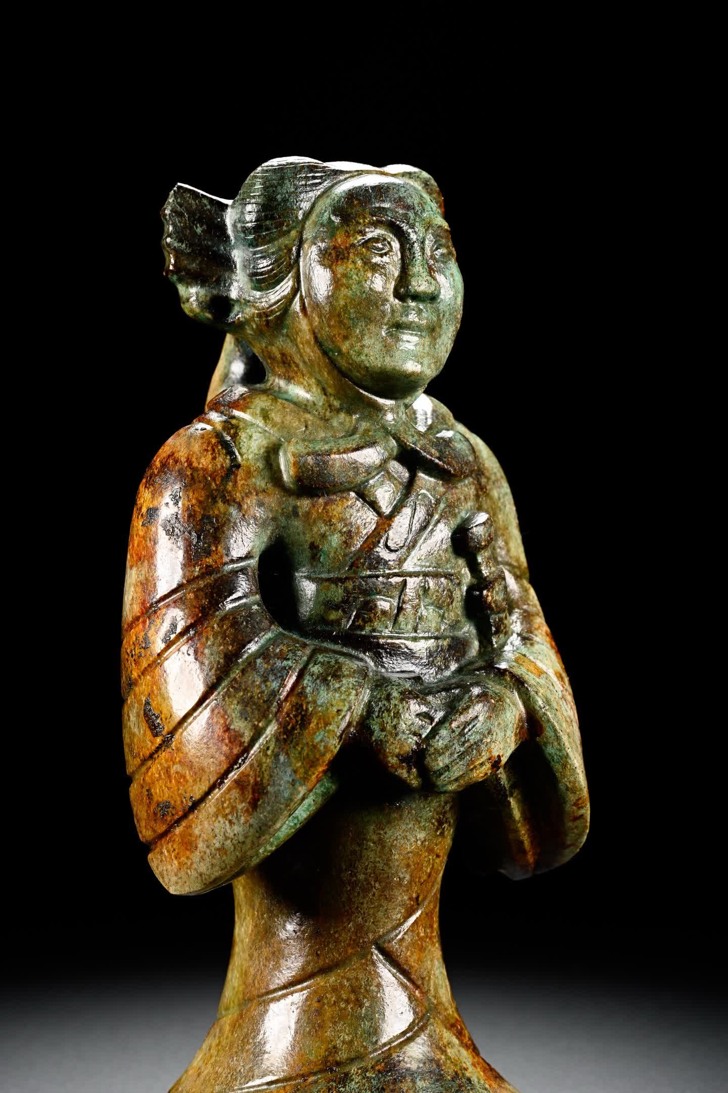 A Han Dynasty jade man - 8