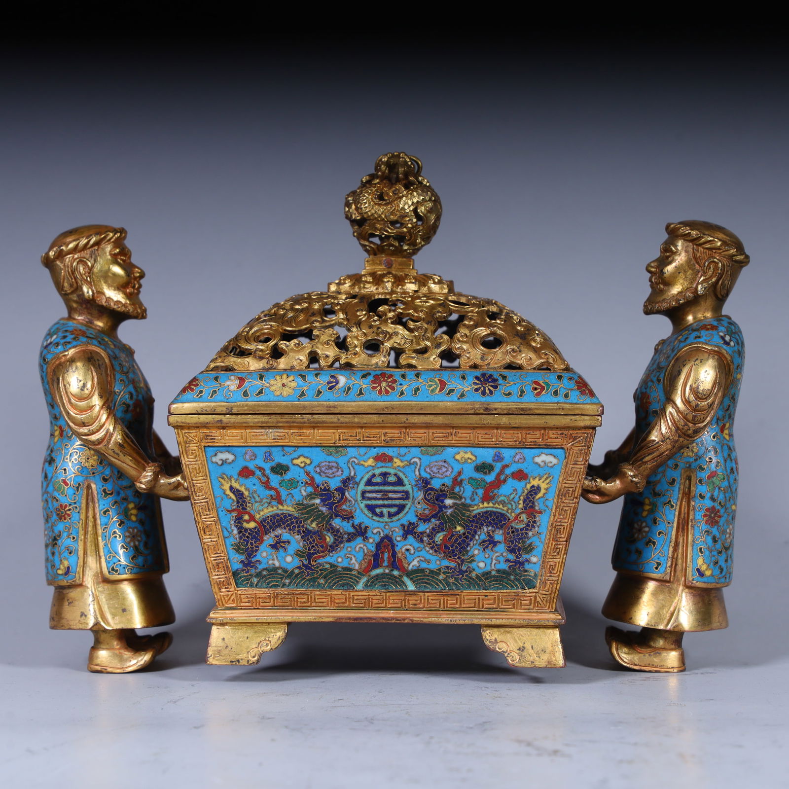 A piece of Qing Dynasty copper tire cloisonné enamel Hu people incense burner: Qing Dynasty copper tire cloisonné enamel Hu people incense burner L:22.5cm H:16cm W:10cm W:2.4kg (The Dimensions Of All Batches Are Manually Measured.If You Need More Detailed Information, Please Co