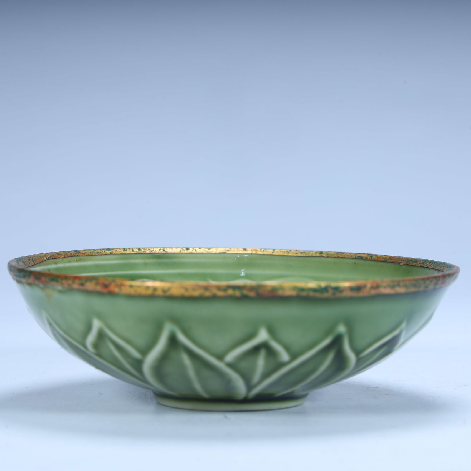A Song Dynasty Longquan kiln gold-painted lotus pattern bowl: Song Dynasty Longquan kiln gold-carved lotus pattern bowl SIZE: H:3cm L:10.5cm W:10.5cm W:70.6g (The Dimensions Of All Batches Are Manually Measured.If You Need More Detailed Information, Please Conta