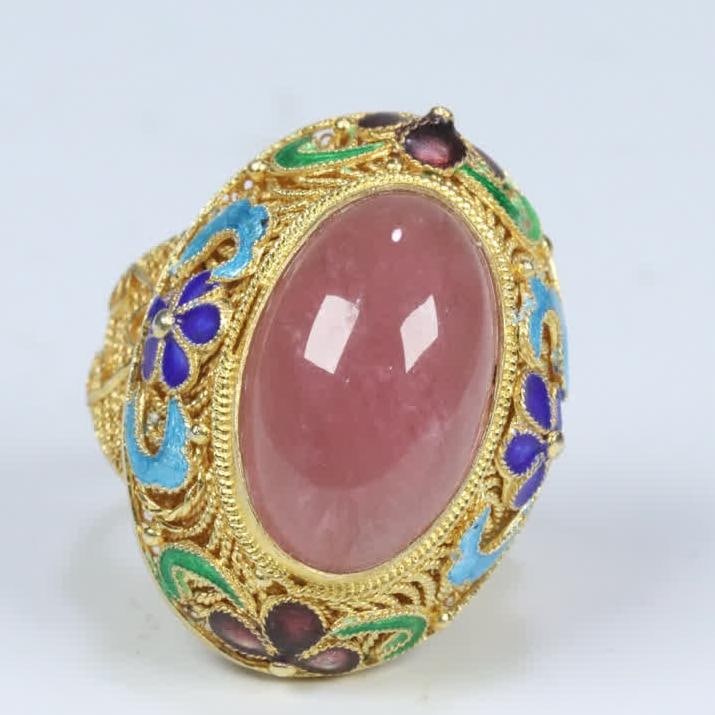 A late Qing silver-gilt filigree tourmaline ring: Late Qing Dynasty Silver-gilt filigree inlaid tourmaline ring SIZE: Outer diameter 3.6x2.48cm inner diameter 9cm ring surface 4x2.13cm W: 15.3g (The Dimensions Of All Batches Are Manually Measured.If
