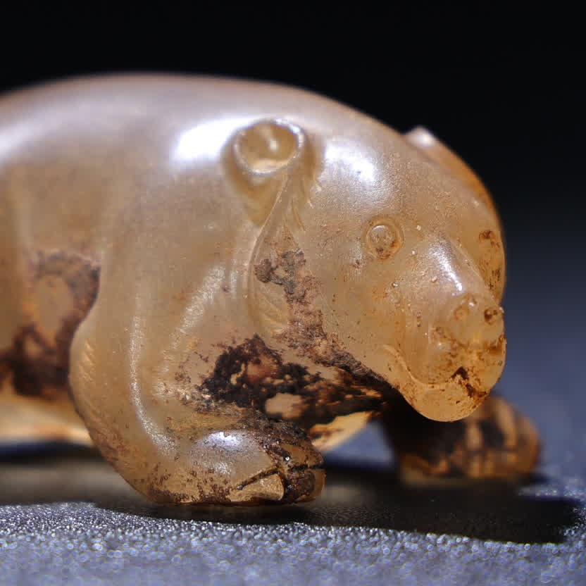 A Han Dynasty crystal bear - 3