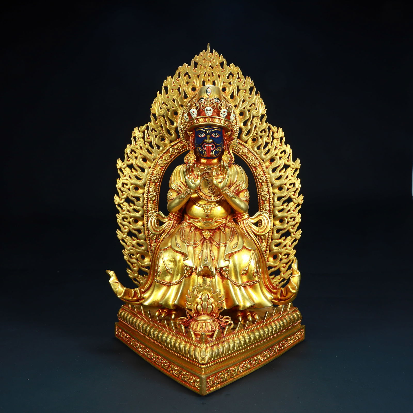 A statue of a Tibetan Buddhist gilded protector in the Qing Dynasty: Qing Dynasty Tibetan Buddhist gilded protector statue SIZE: H:38cm L:22cm W:18cm 4.4kg (The Dimensions Of All Batches Are Manually Measured.If You Need More Detailed Information, Please Contact Our Cu