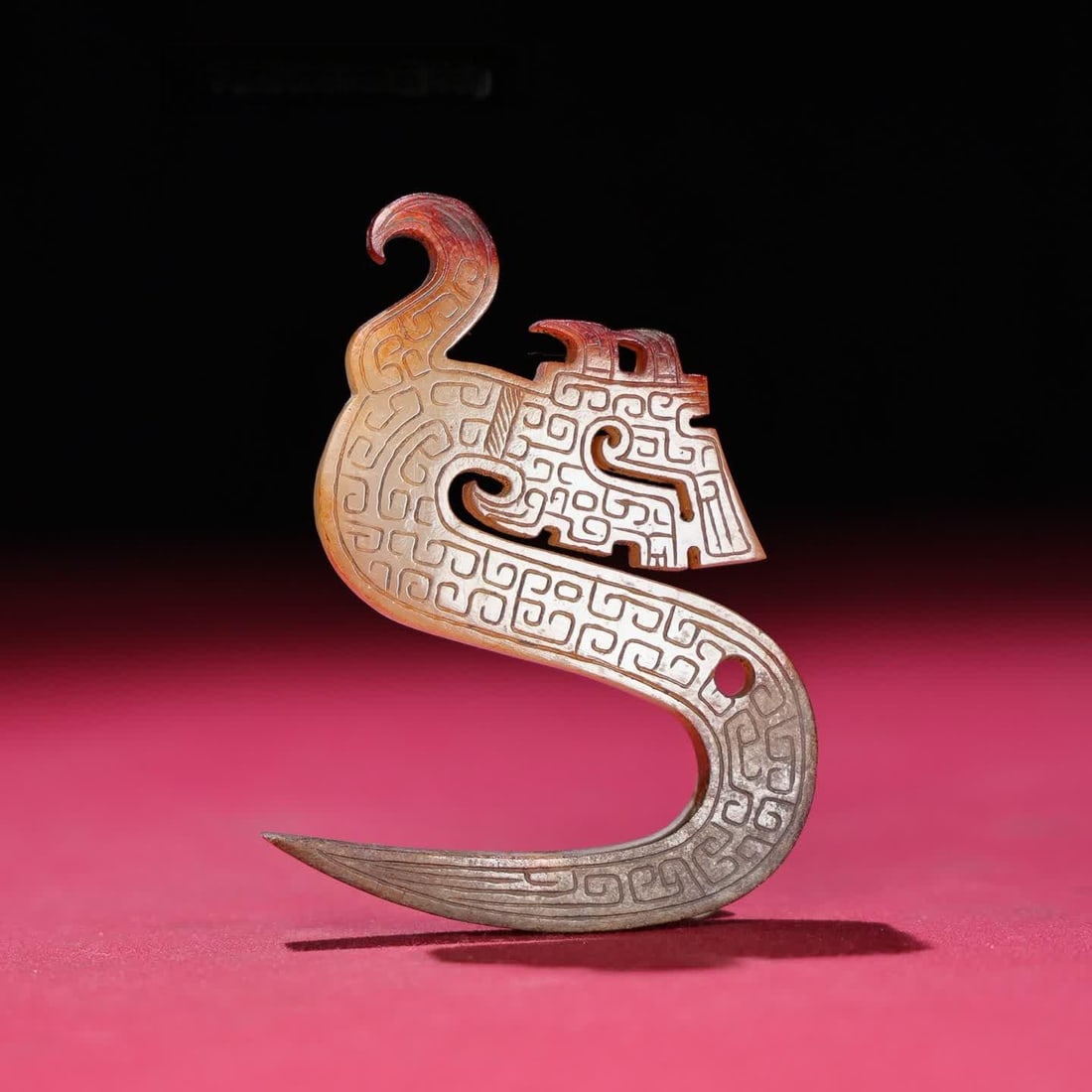 A Han Dynasty white jade Qin dragon pendant: Han Dynasty white jade Qin dragon pendant SIZE: 76x60x6mm W:38g (The Dimensions Of All Batches Are Manually Measured.If You Need More Detailed Information, Please Contact Our Customer Service Before B