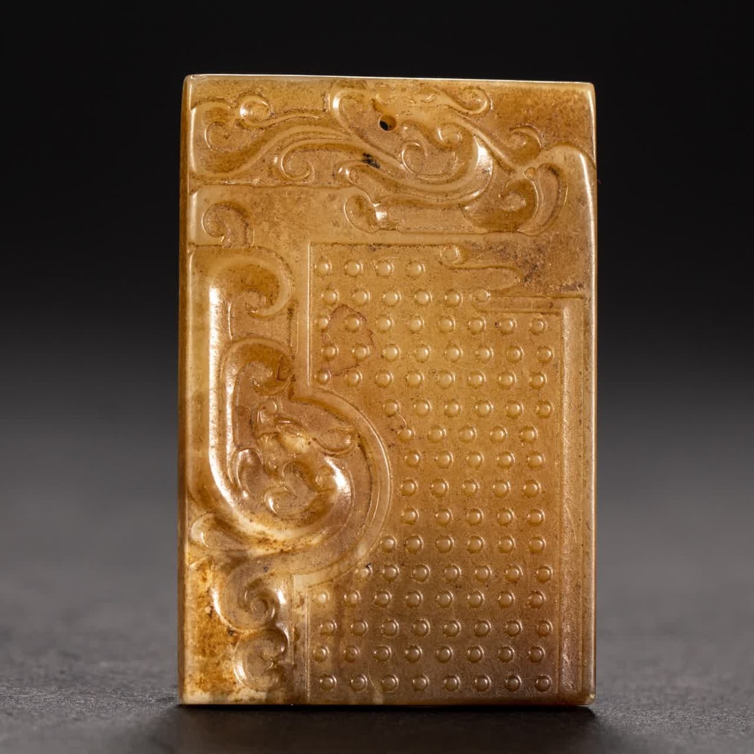 A piece of ancient jade brand: Goko jade brand SIZE: L:4cm W:6cm (The Dimensions Of All Batches Are Manually Measured.If You Need More Detailed Information, Please Contact Our Customer Service Before Bidding.)