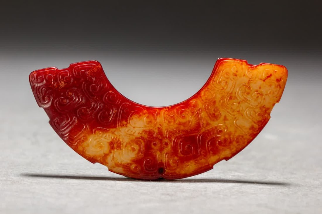 A piece of ancient jade jade: Ancient jade and jade SIZE: L:8cm W:4cm (The Dimensions Of All Batches Are Manually Measured.If You Need More Detailed Information, Please Contact Our Customer Service Before Bidding.)