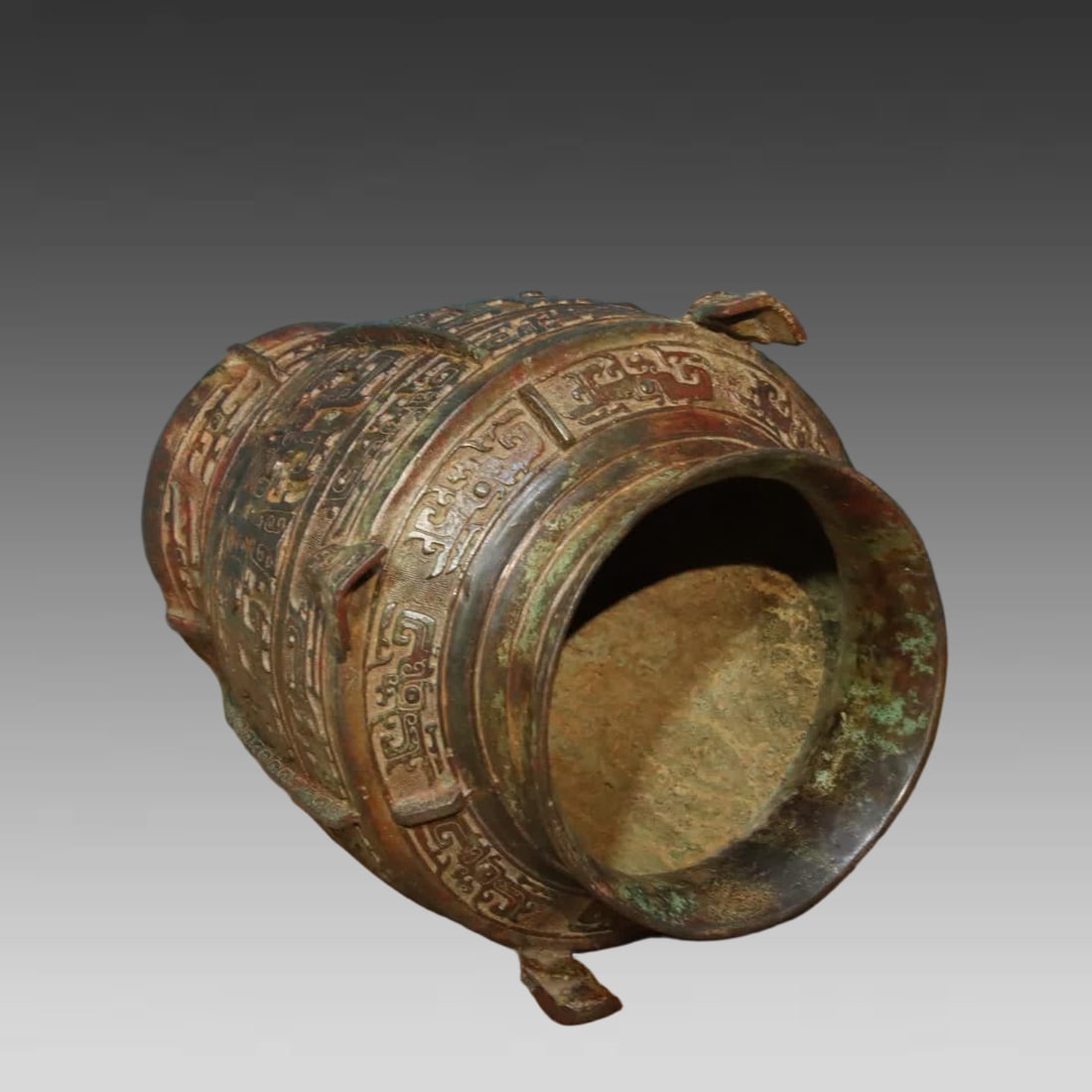 A bronze jar - 7