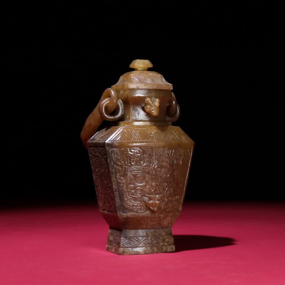 A Han Dynasty jade integral lifting beam bottle - 4