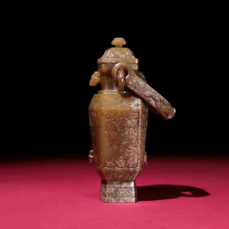 A Han Dynasty jade integral lifting beam bottle - 6