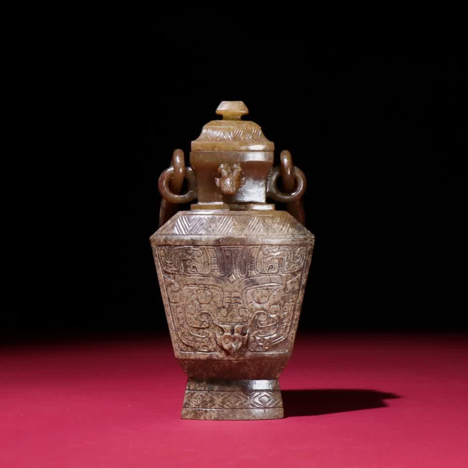 A Han Dynasty jade integral lifting beam bottle - 7