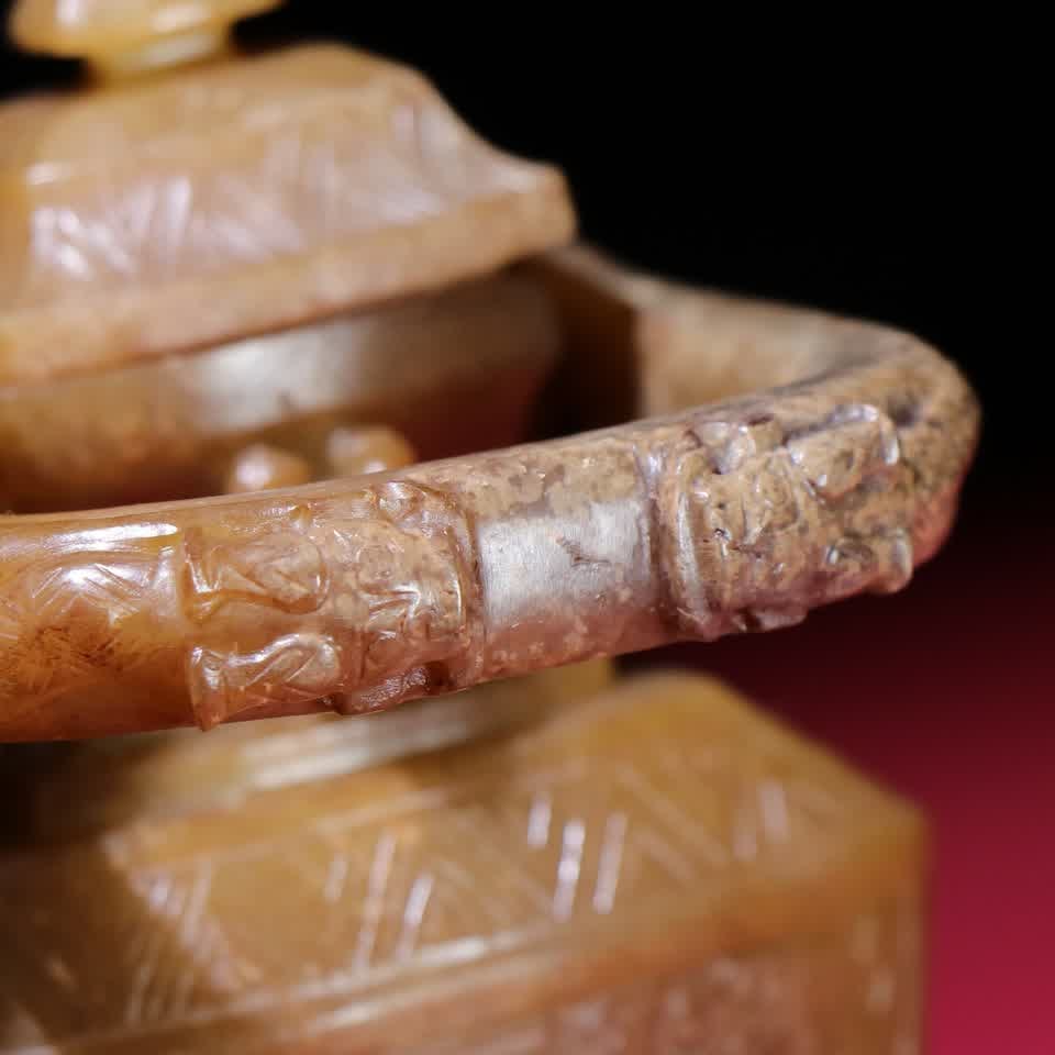 A Han Dynasty jade integral lifting beam bottle - 8