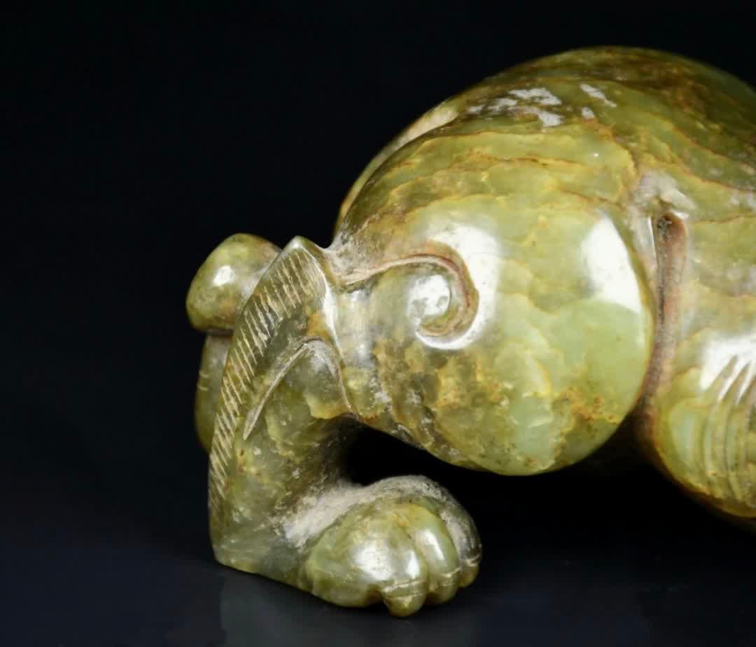 A Han Dynasty jade unicorn - 4