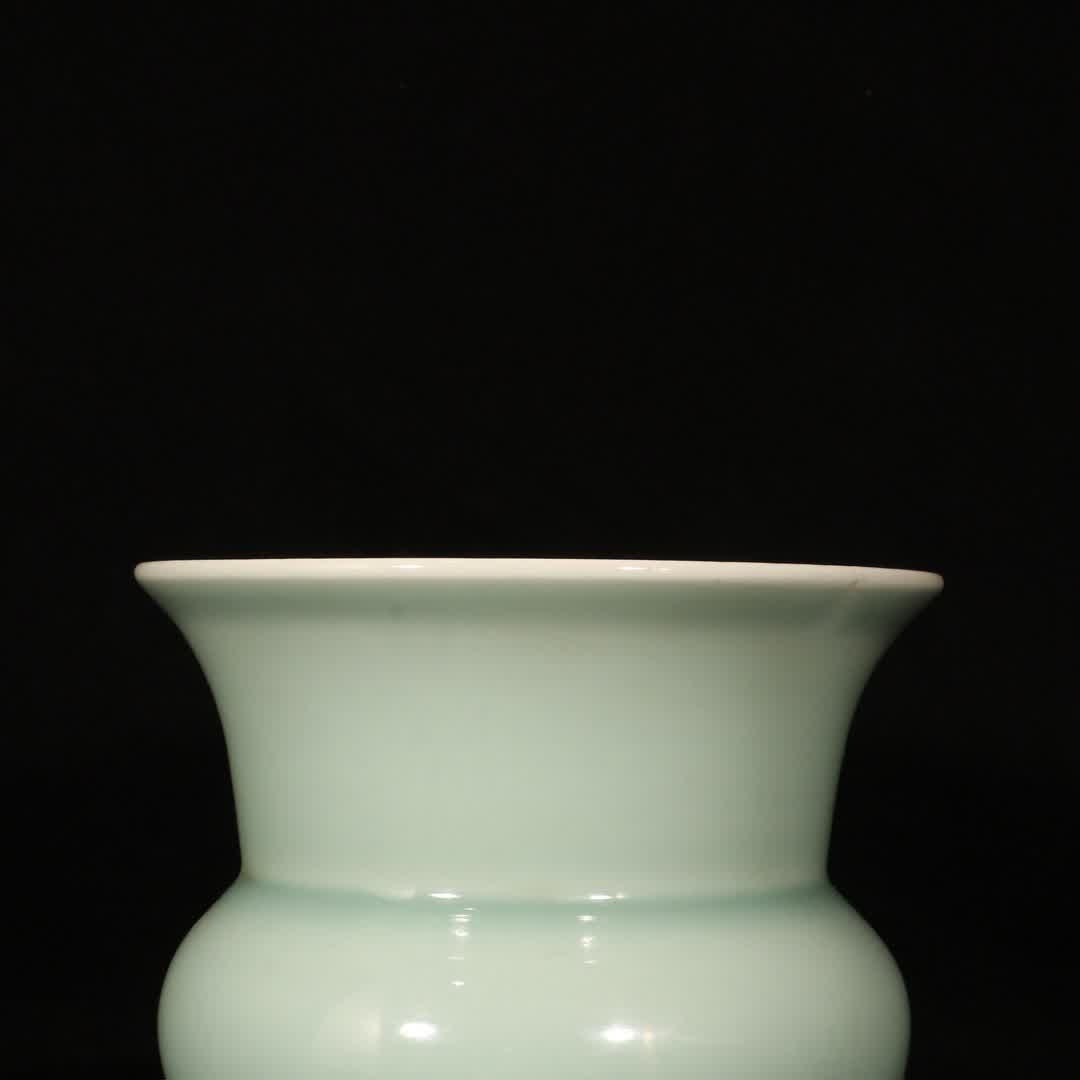 A Qing Kangxi bean celadon slag bucket - 4